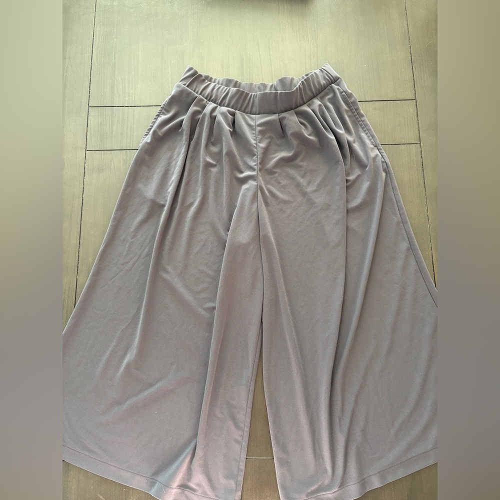 Uniqlo Charcoal Relaxed Pants
